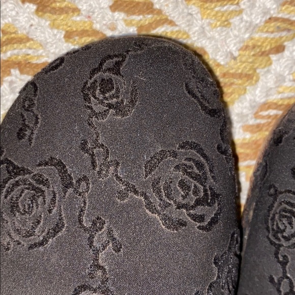 Taryn Rose shoes - Picture 4 of 7